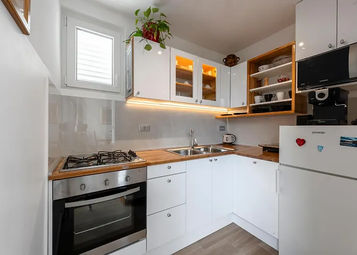 One , Sea View , Free Parking Apartmán