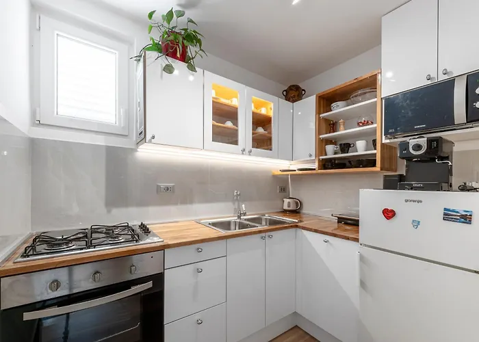 One , Sea View , Free Parking Apartmán *