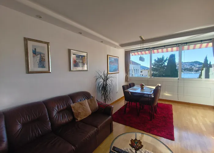 One , Sea View , Free Parking Apartmán