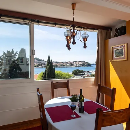 Apartment One , Sea View , Free Parking