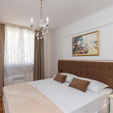 Apartment One , Sea View , Free Parking *
