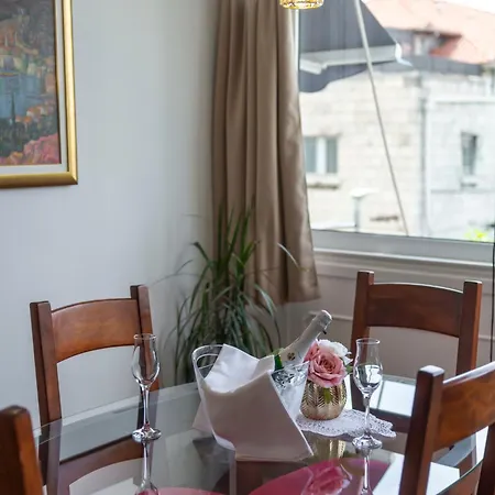 One , Sea View , Free Parking Apartment