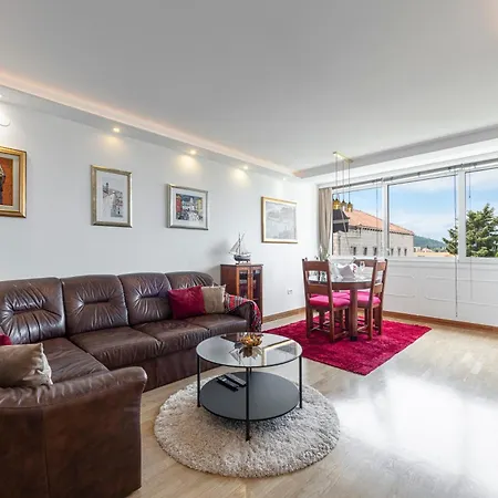 Apartment One , Sea View , Free Parking *