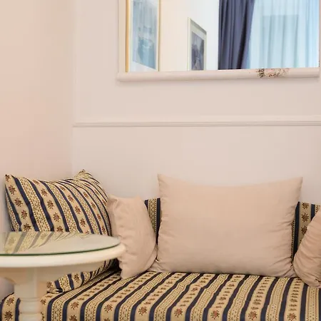 Apartment One , Sea View , Free Parking *
