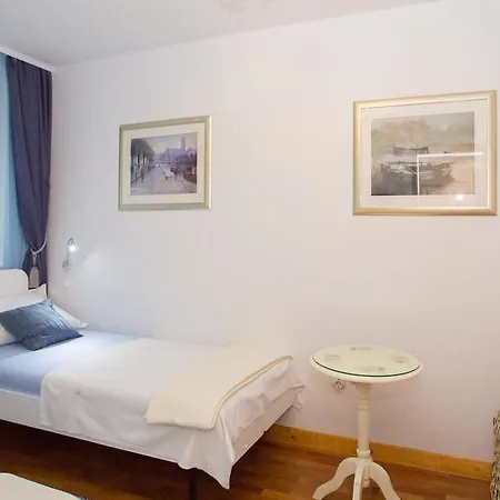 One , Sea View , Free Parking Appartamento