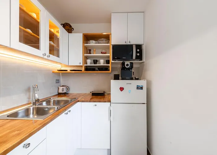 One , Sea View , Free Parking *